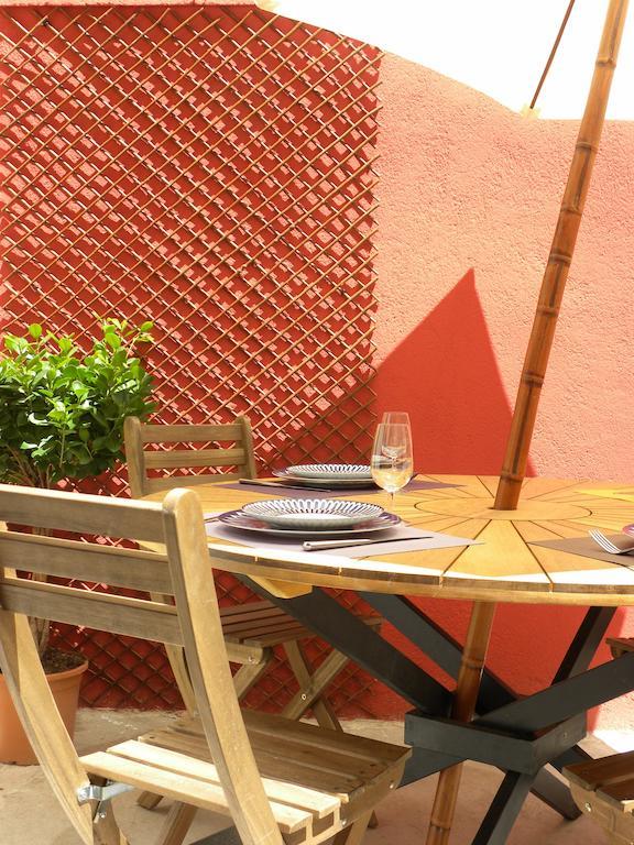 Апартаменты La Terrasse Du Marche Aux Fleurs Монпелье Номер фото